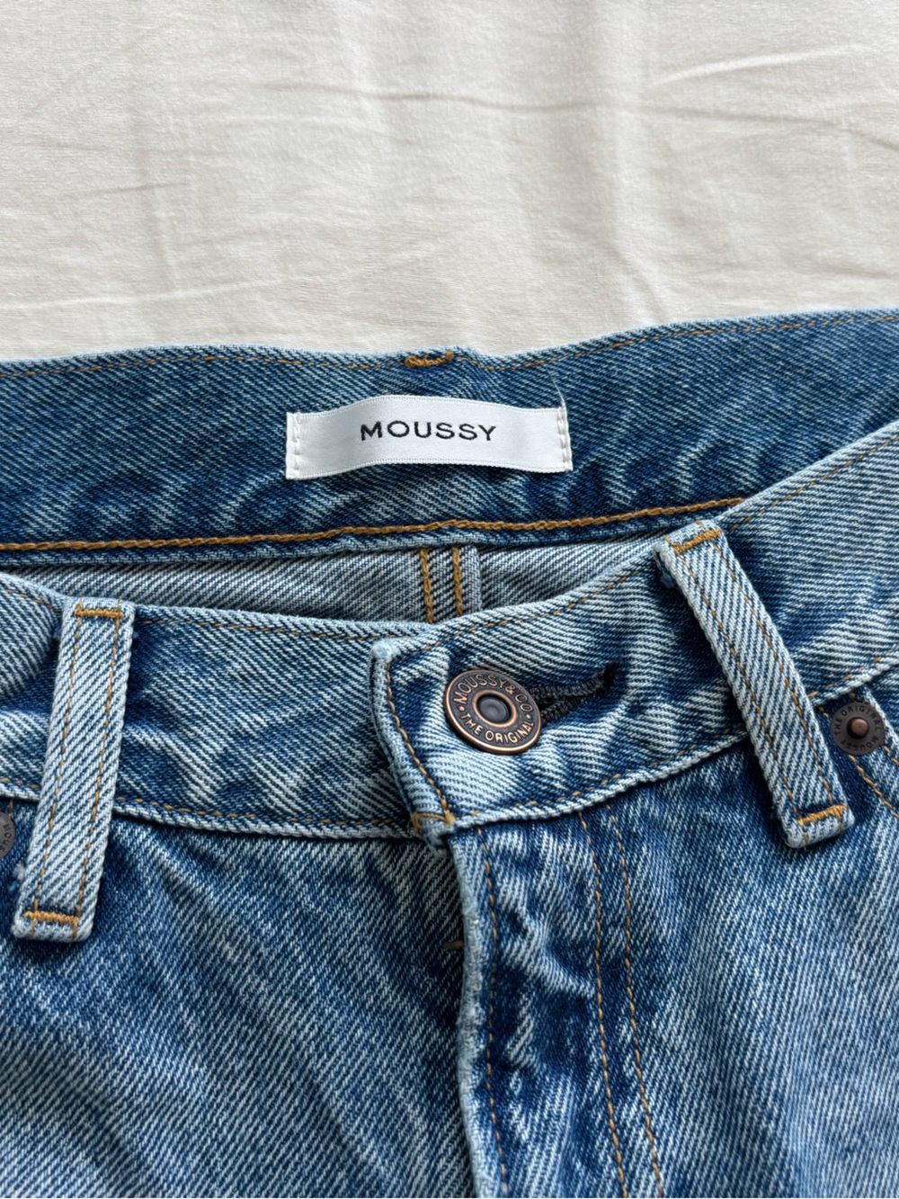 Moussy Low rise jeans nwot. Size 26/27